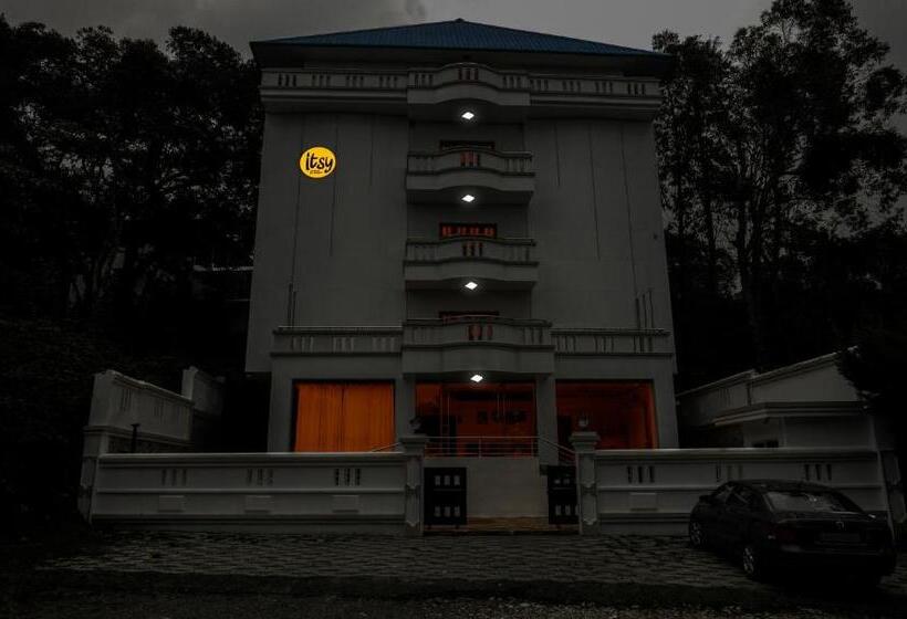 Itsy Hotels Classiyo Munnar Crown Resorts With Balcony
