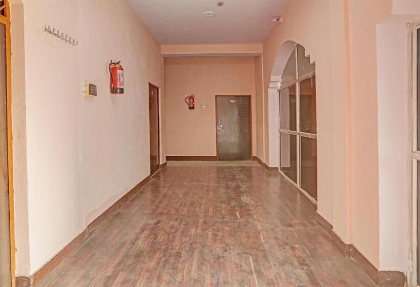 Отель Oyo Classic