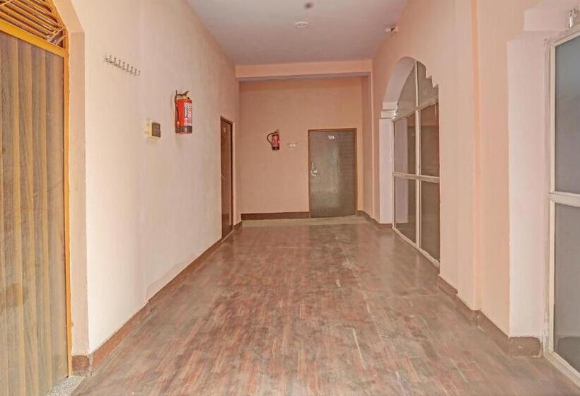 Отель Oyo Classic