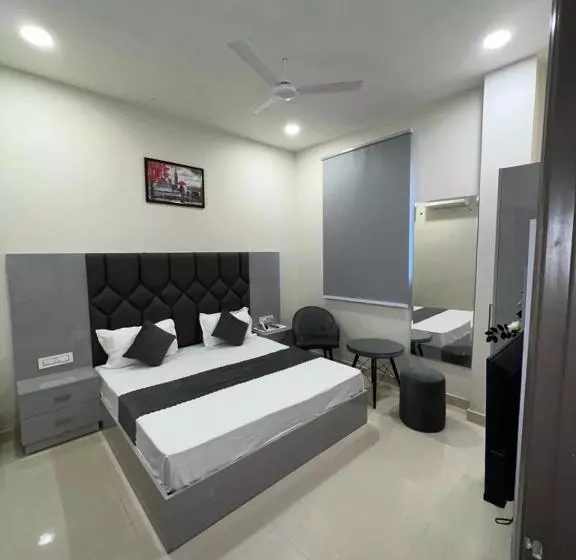 Hotelli The Grand Inn Ludhiana Super King Rooms Special For Families, Couples, Corporate, Solo Travell