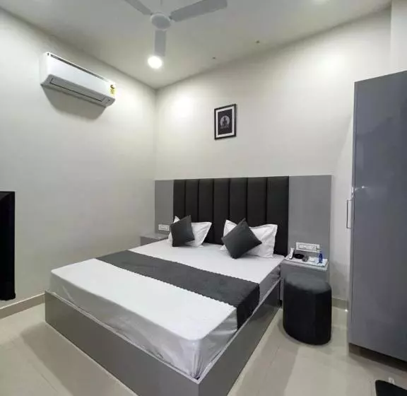 Hotelli The Grand Inn Ludhiana Super King Rooms Special For Families, Couples, Corporate, Solo Travell