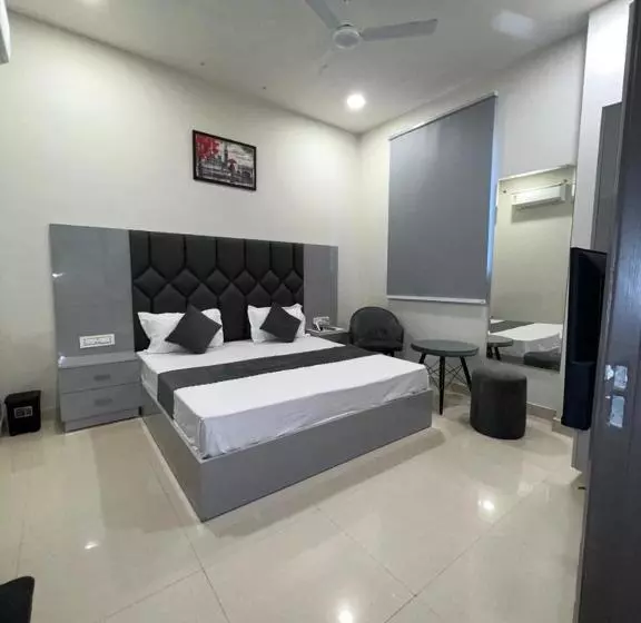 Hotelli The Grand Inn Ludhiana Super King Rooms Special For Families, Couples, Corporate, Solo Travell