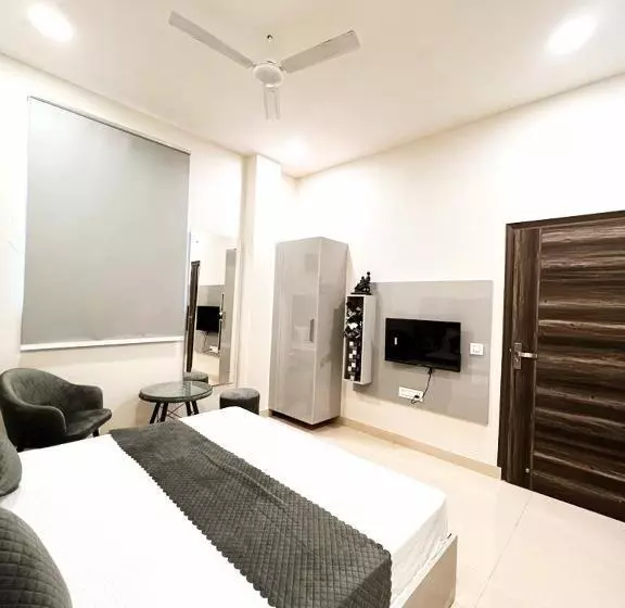 Hotelli The Grand Inn Ludhiana Super King Rooms Special For Families, Couples, Corporate, Solo Travell
