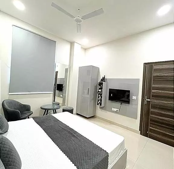 Hotelli The Grand Inn Ludhiana Super King Rooms Special For Families, Couples, Corporate, Solo Travell