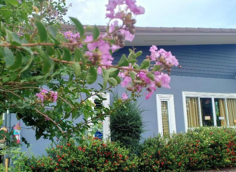 Minton Resort มิลตั้น รีสอร์ท