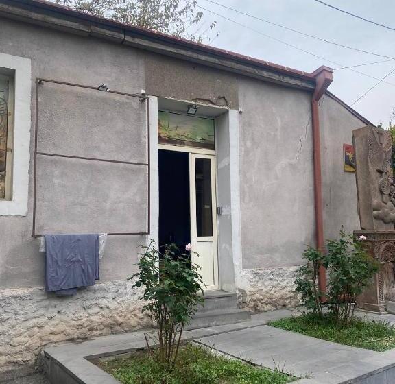 Paronyan Hostel