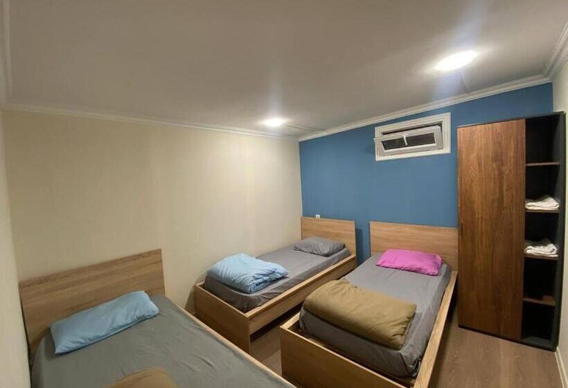 Paronyan Hostel