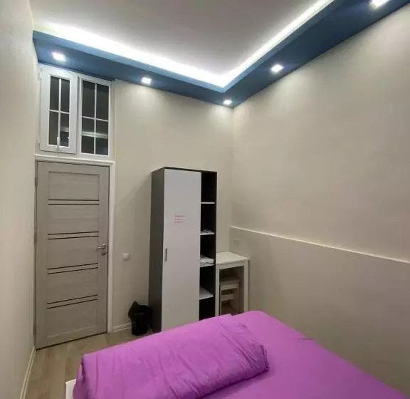 Paronyan Hostel