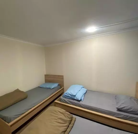 Paronyan Hostel