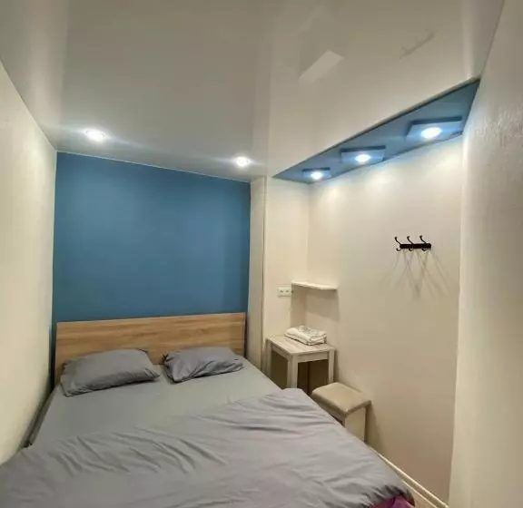 Paronyan Hostel