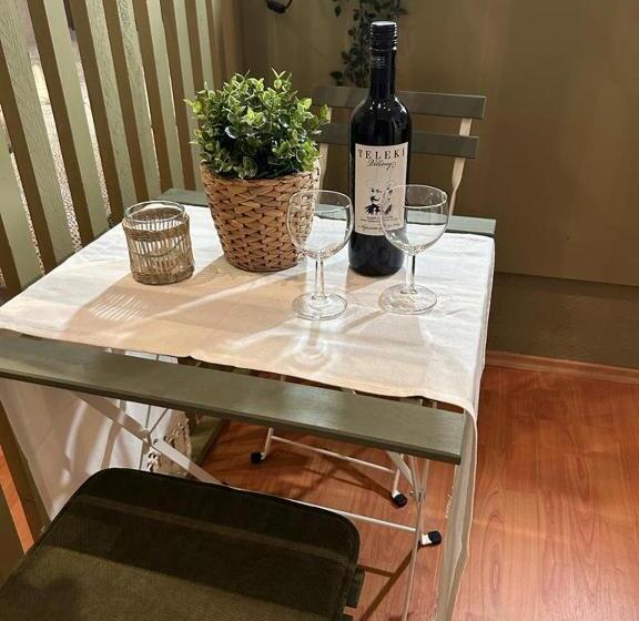 פנסיון Acme Apartments