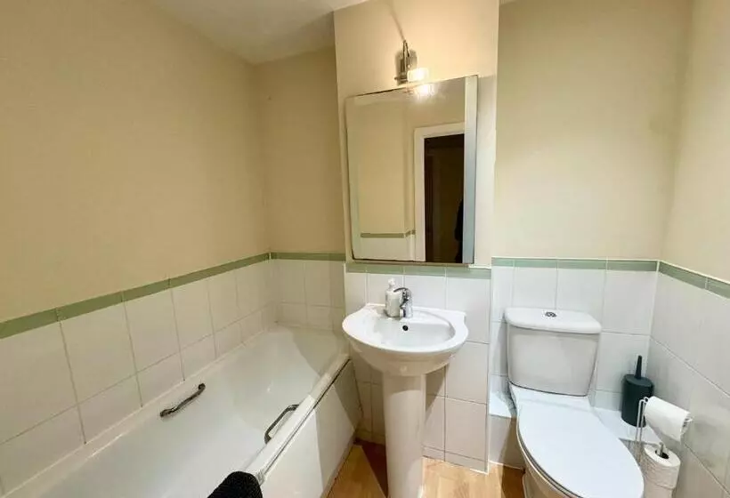 Majatalo Basingstoke Guesthouse