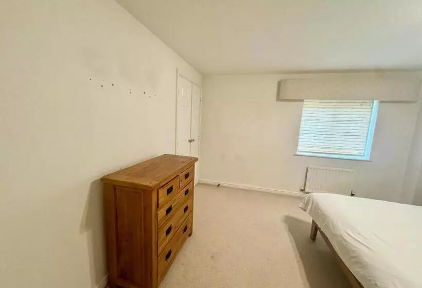 Majatalo Basingstoke Guesthouse