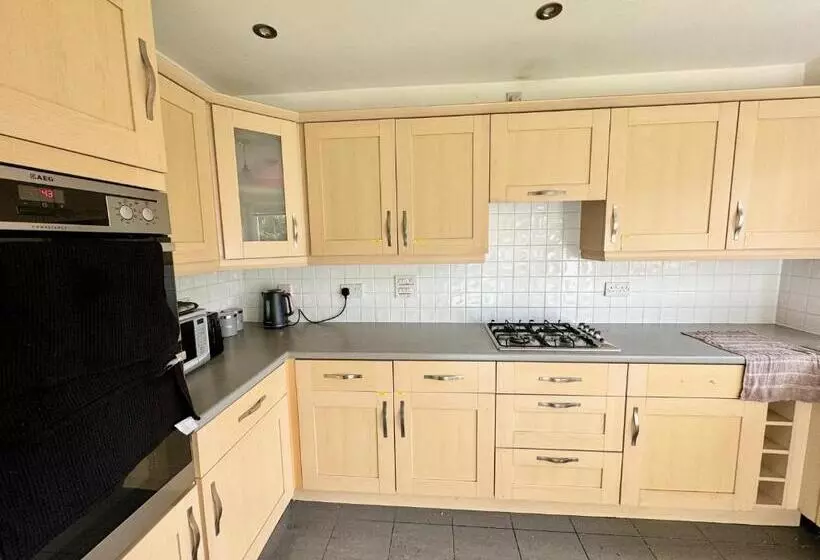 Majatalo Basingstoke Guesthouse