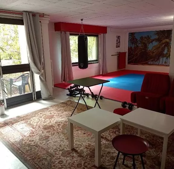 Majatalo Logement Indépendant Avec Parking Privé Et Terrasse, Au Calme