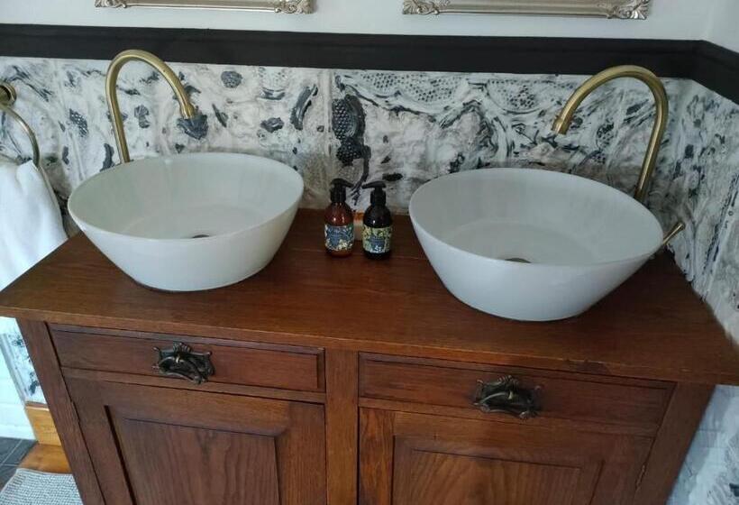 پانسیون Summer1840