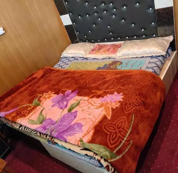 Majatalo Sunlight Srinagar