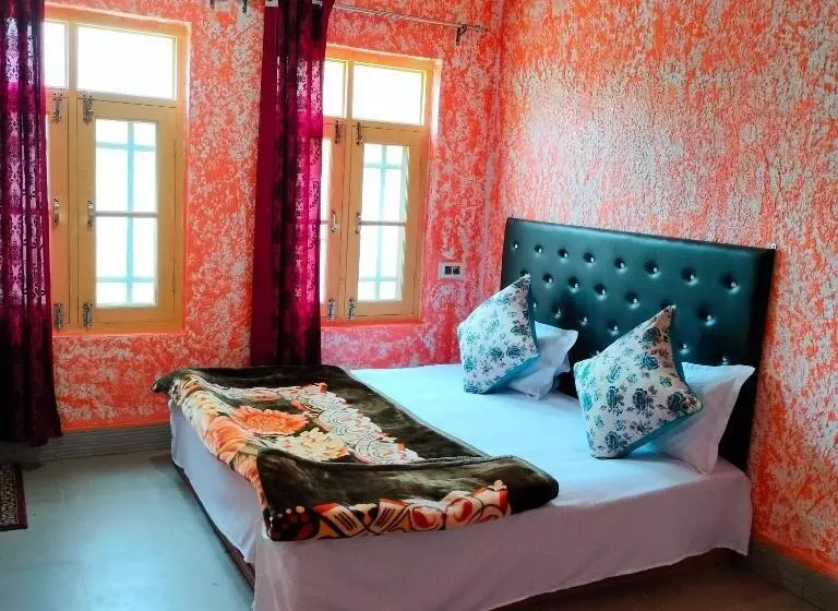 Majatalo Sunlight Srinagar