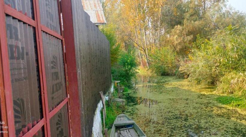 بنسيون Sunlight Srinagar