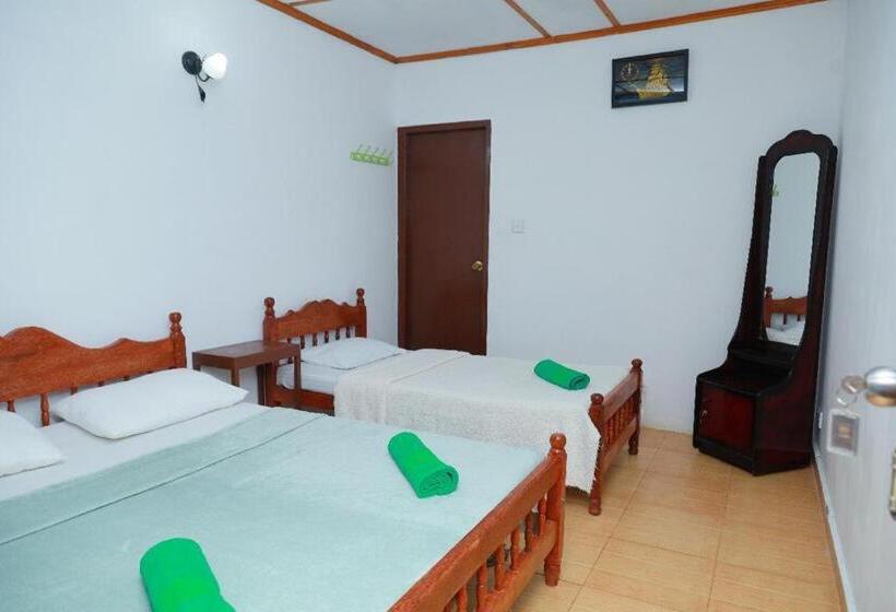 פנסיון Villa White House