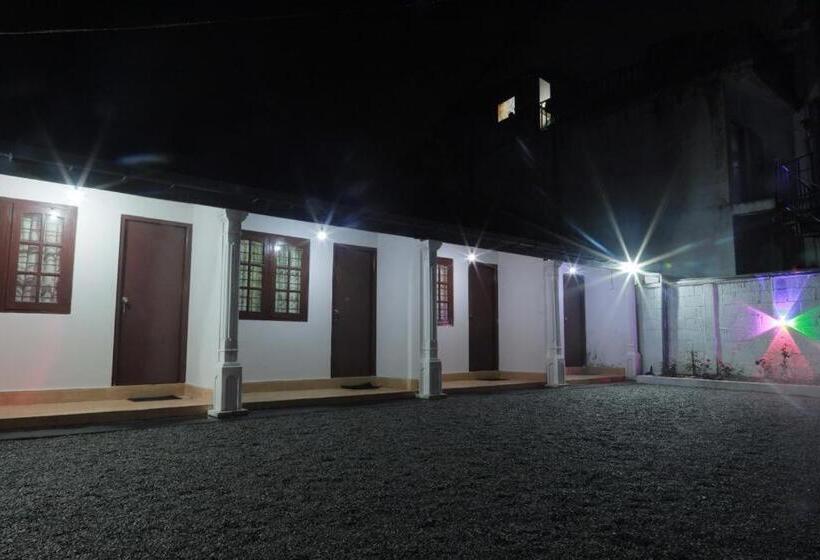 פנסיון Villa White House