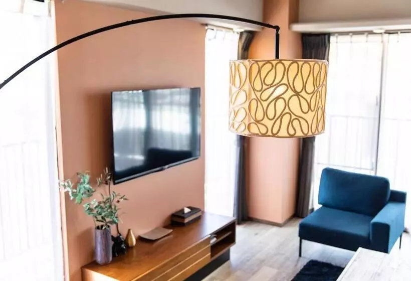 Breaky Hotel   Vacation Stay 21151v