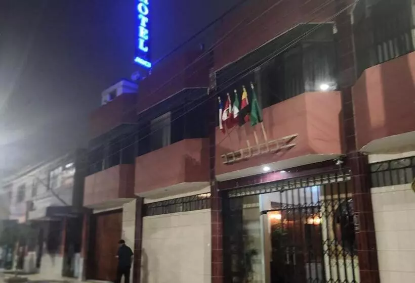 هتل Arc & Suites