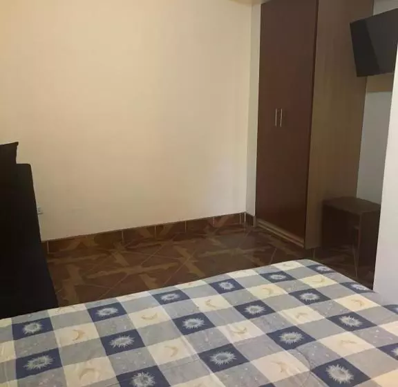 هتل Arc & Suites