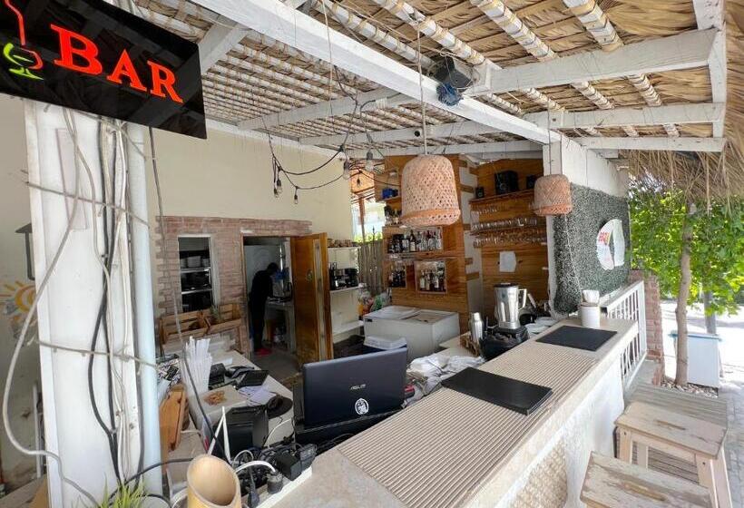 هتل Atlantic Suites Great Location Beach, Restaurants And Bars