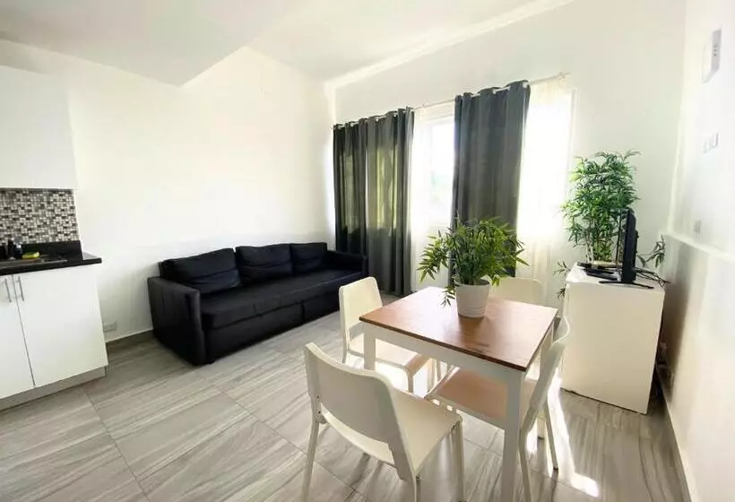 هتل Atlantic Suites   Great Location   Beach, Restaurants And Bars