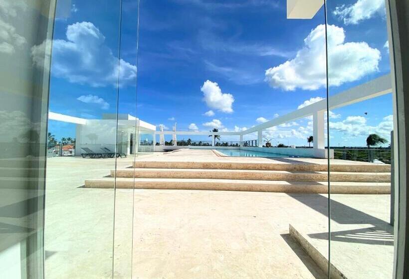 هتل Atlantic Suites Great Location Beach, Restaurants And Bars