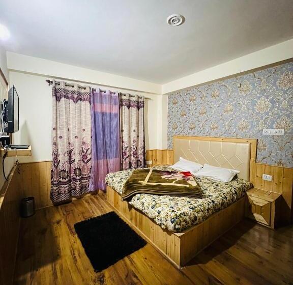 Hotel Eretz Of Heights