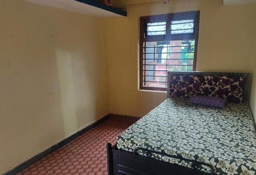 Отель Gurukrupa Restaurant And Lodging