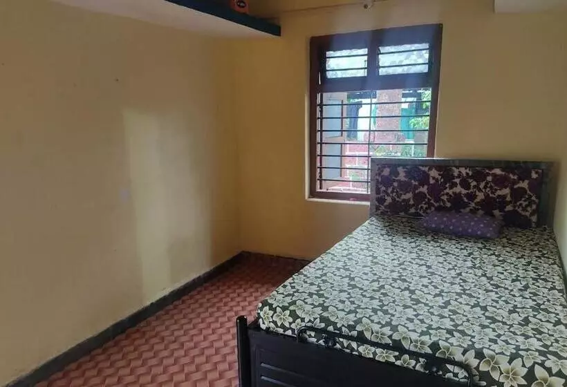 Hotelli Gurukrupa Restaurant And Lodging