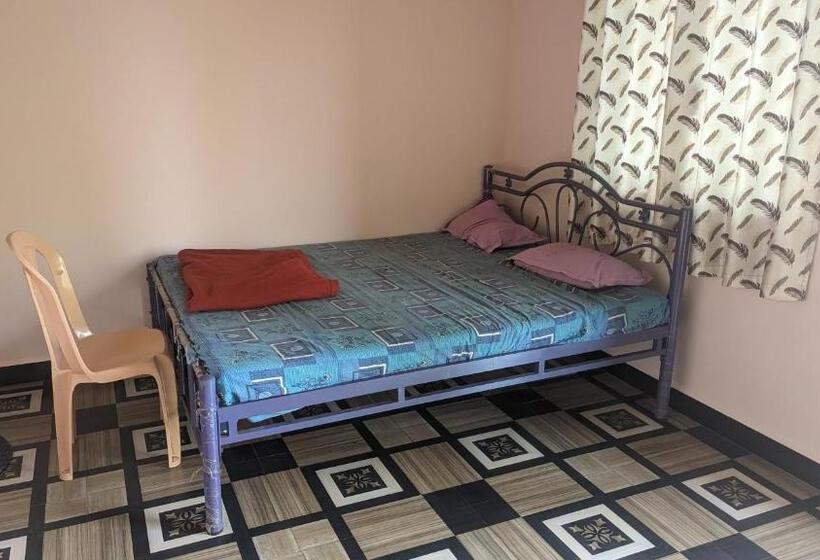 Отель Gurukrupa Restaurant And Lodging