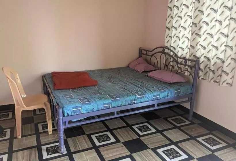Hotelli Gurukrupa Restaurant And Lodging