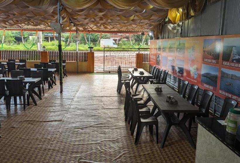 Отель Gurukrupa Restaurant And Lodging