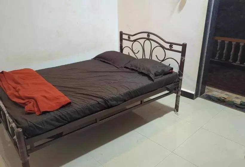 Hotelli Gurukrupa Restaurant And Lodging