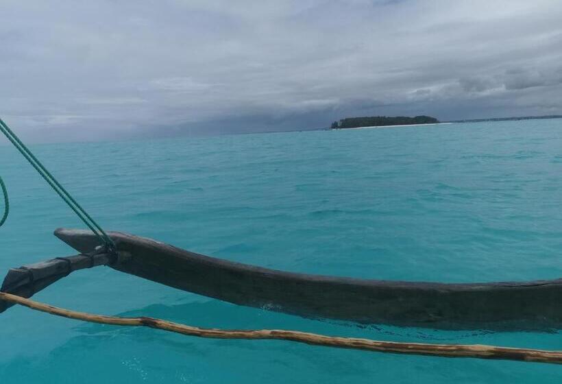 בית מלון כפרי Holiday Time Bungalows Zanzibar