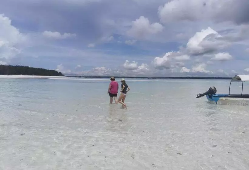 ホテル Holiday Time Bungalows Zanzibar