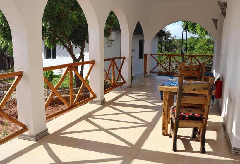 בית מלון כפרי Holiday Time Bungalows Zanzibar