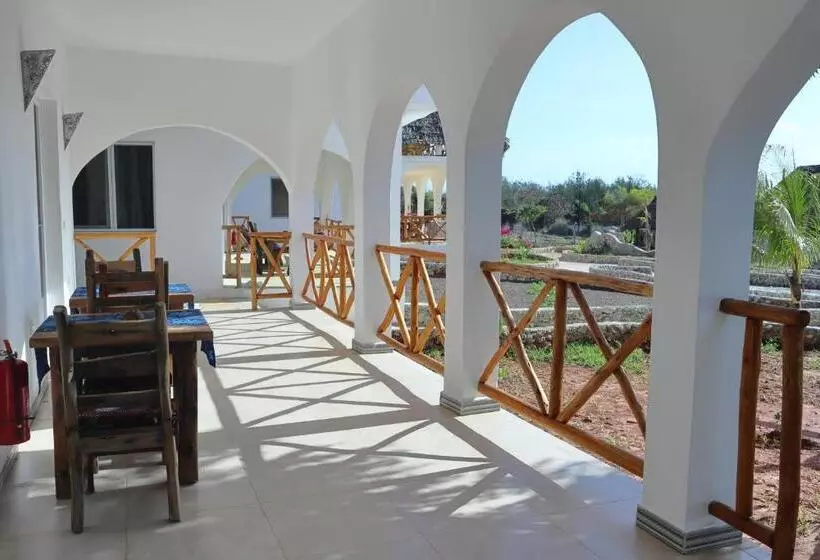 ホテル Holiday Time Bungalows Zanzibar