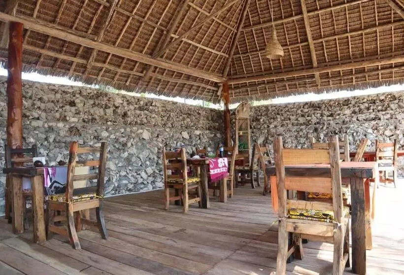 ホテル Holiday Time Bungalows Zanzibar