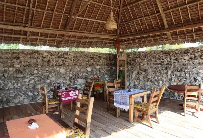 ホテル Holiday Time Bungalows Zanzibar