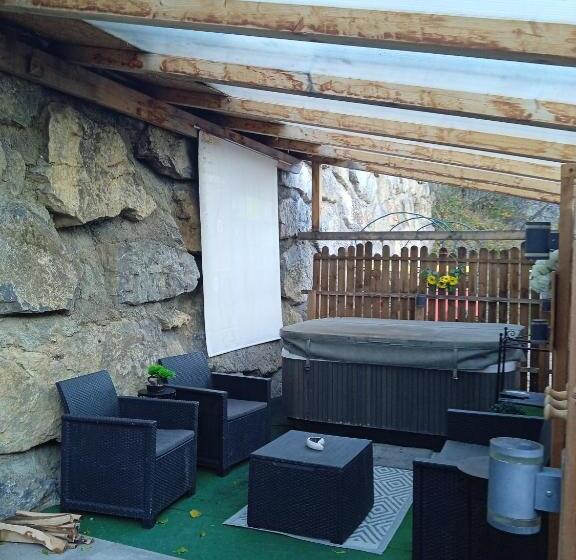 هتل Le Love Chalet Des Alpes