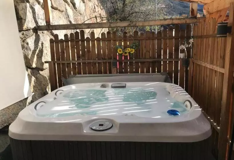 ホテル Le Love Chalet Des Alpes