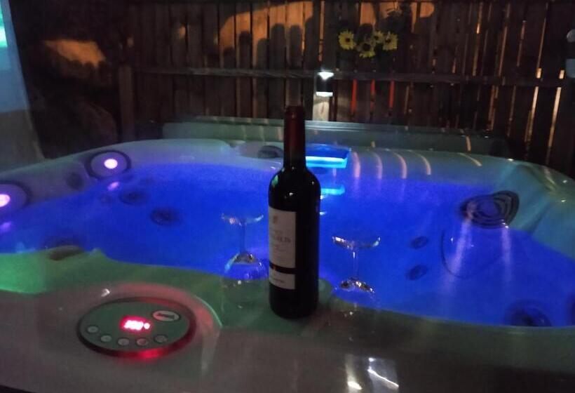 هتل Le Love Chalet Des Alpes