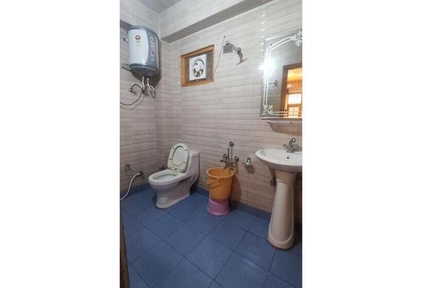 בית מלון כפרי Rajendera Residency, Shimla