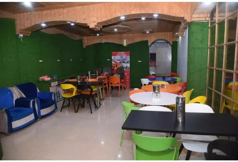 ホテル Rajendera Residency, Shimla