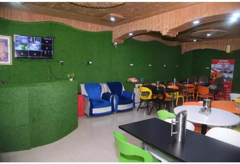 ホテル Rajendera Residency, Shimla